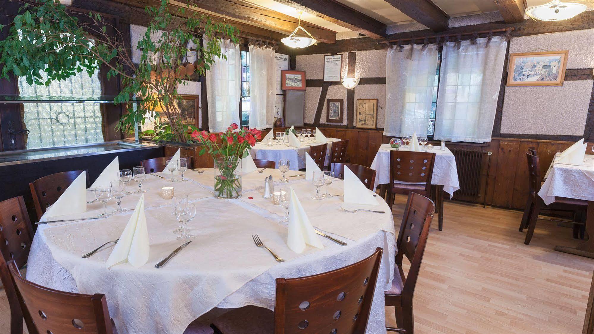 Hotel Restaurant Au Cygne Eschau ภายนอก รูปภาพ